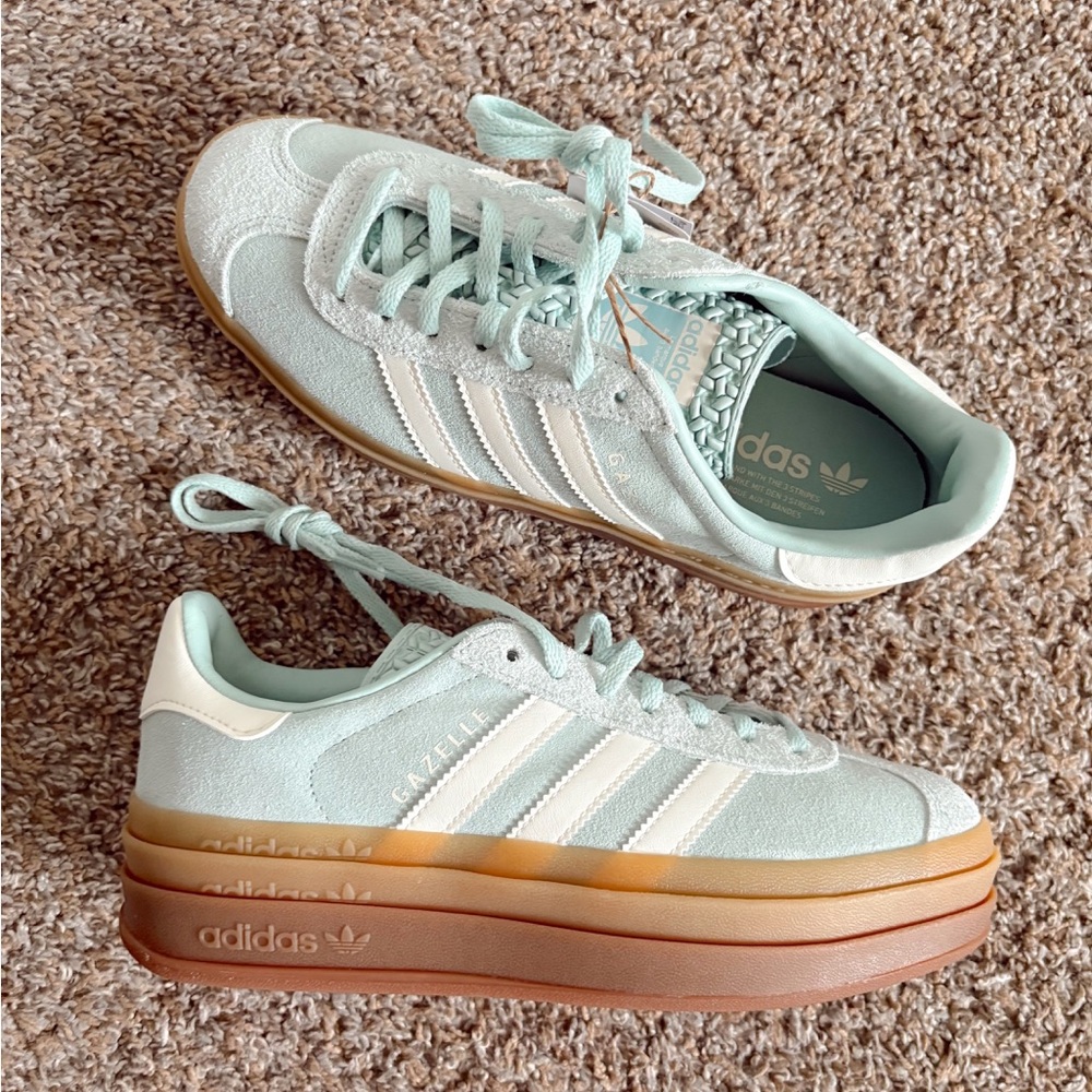 Adidas Women's Mint Green Gazelle Sneakers • NWT